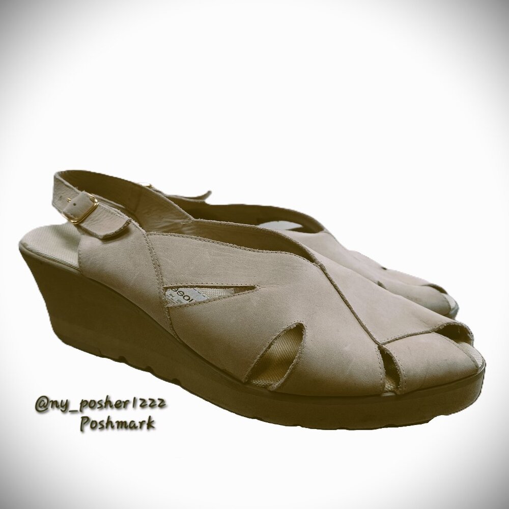 *𝓥𝓣𝓖 𝒂𝗇𝖽𝗋é 𝒂𝗌𝗌𝗈𝗎𝗌 Women's Nubuck Slingback Peep-Toe Sandals Size 8